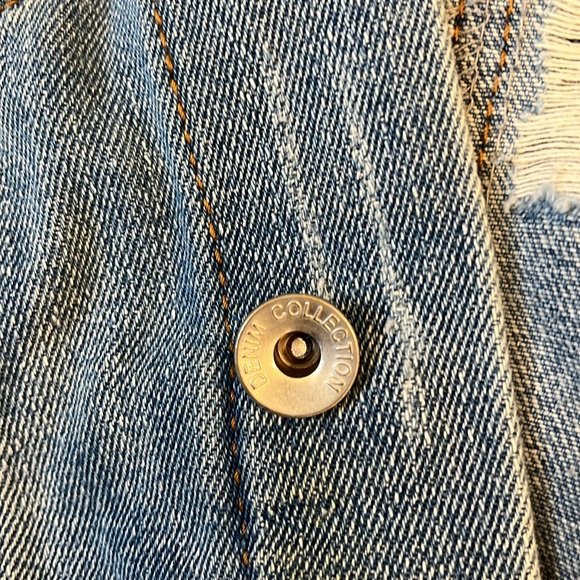 Ci Sono Distressed Denim Jacket Large - Picture 9 of 9